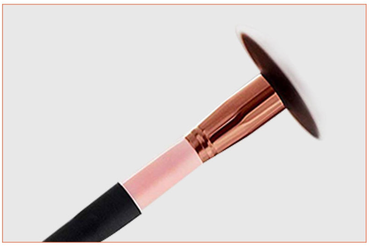 USB electric makeup brush cleaner by DigestWell Co.